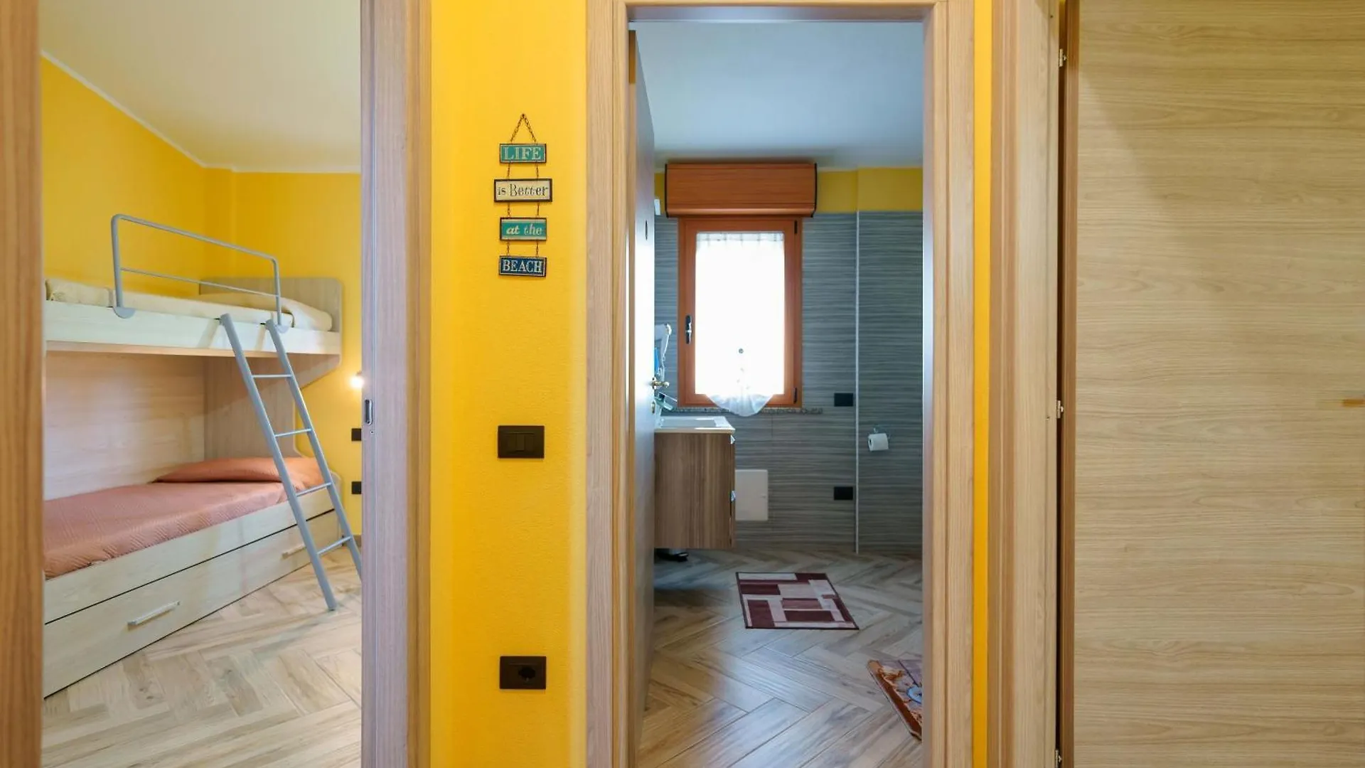 Paradise Home Quartu Sant'Elena 0*,  Italy
