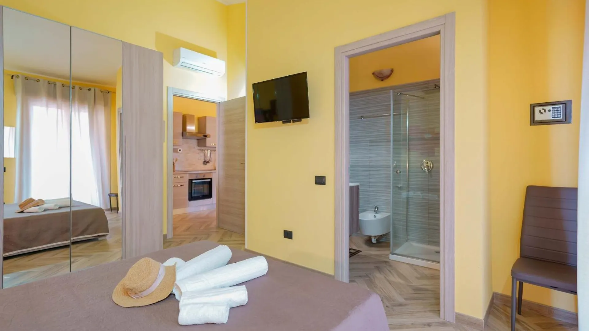 Paradise Home Quartu Sant'Elena Guest house