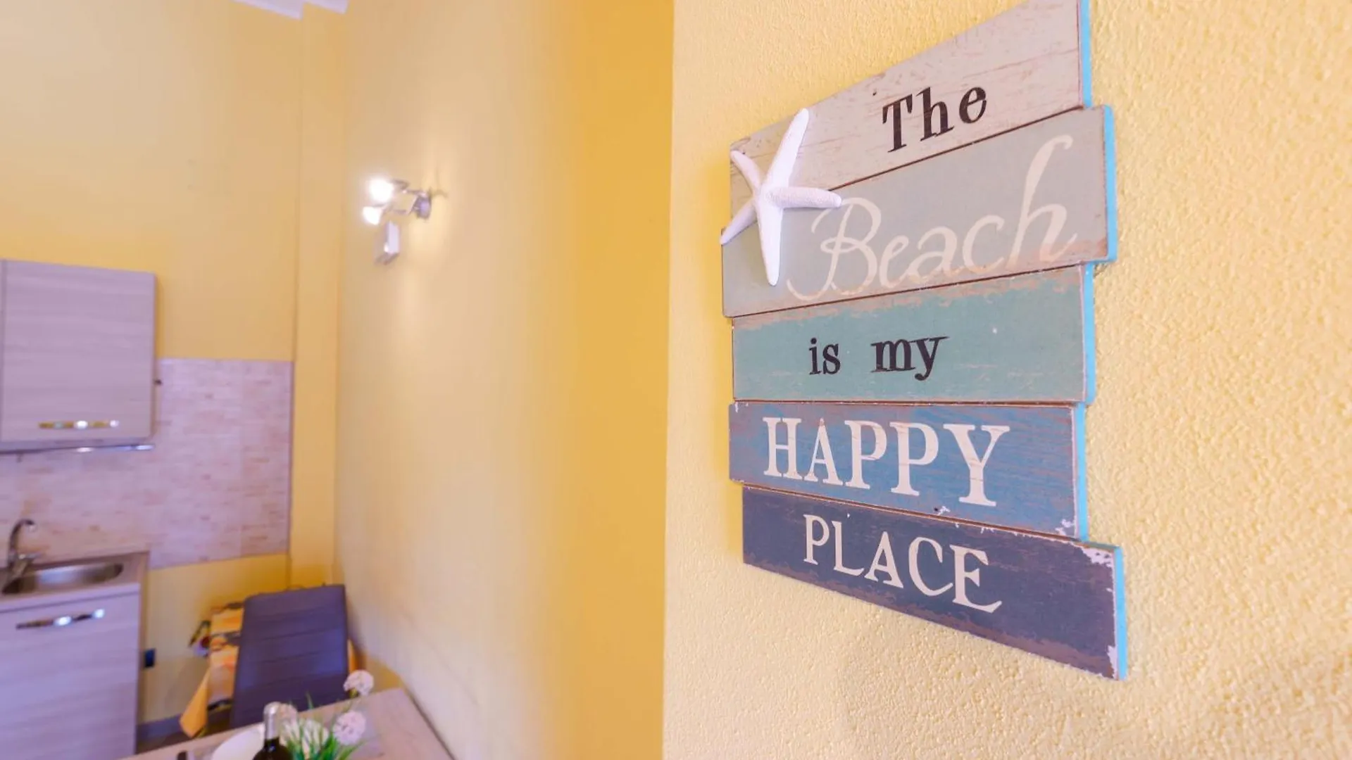 Paradise Home Quartu Sant'Elena Guest house