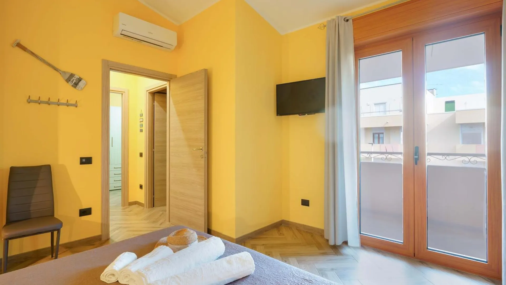 Paradise Home Quartu Sant'Elena Guest house
