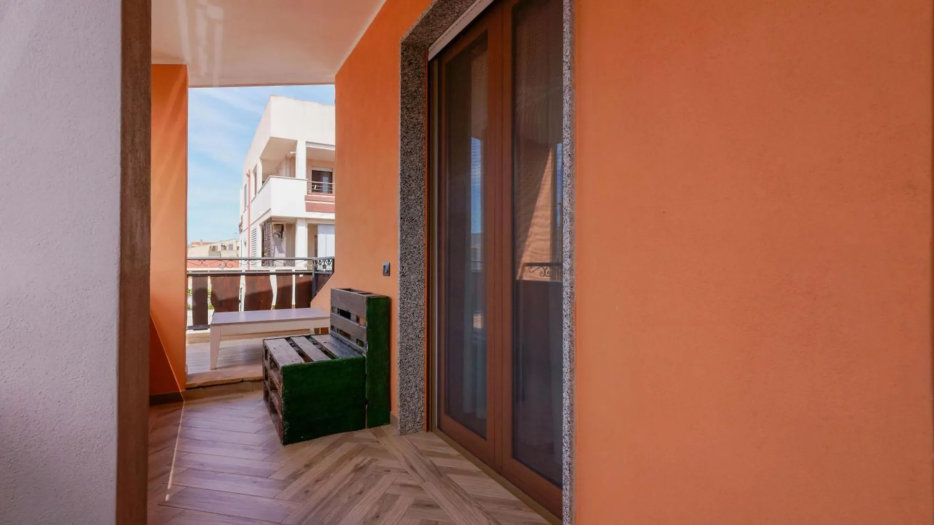 Paradise Home Quartu Sant'Elena Guest house